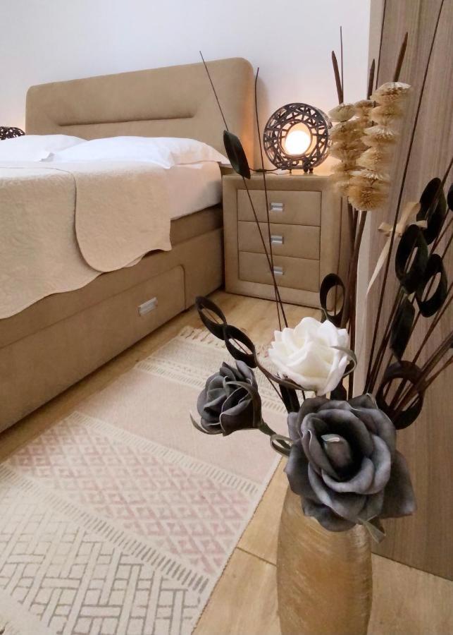 Apartments Tasha Mali Lošinj Dış mekan fotoğraf
