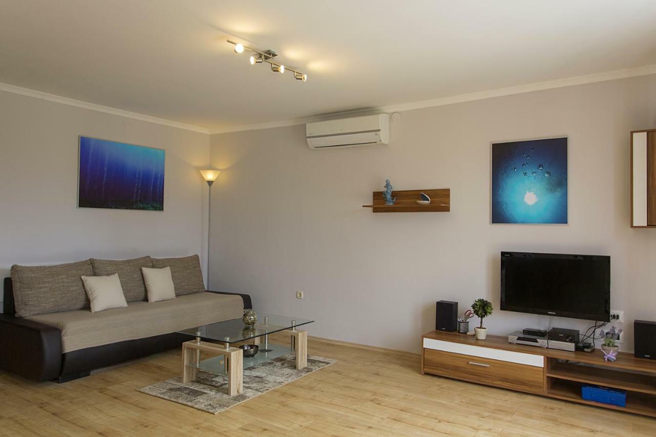 Apartments Tasha Mali Lošinj Dış mekan fotoğraf